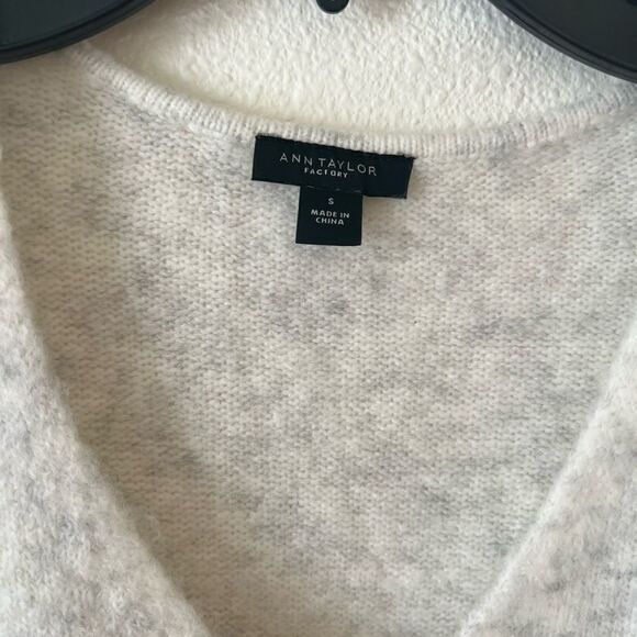 Ann Taylor sweater pullover womens size S colorblock v neck - Picture 4 of 4